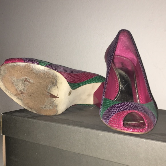 Vince Camuto Oaks Peep toe Pump - Picture 4 of 7